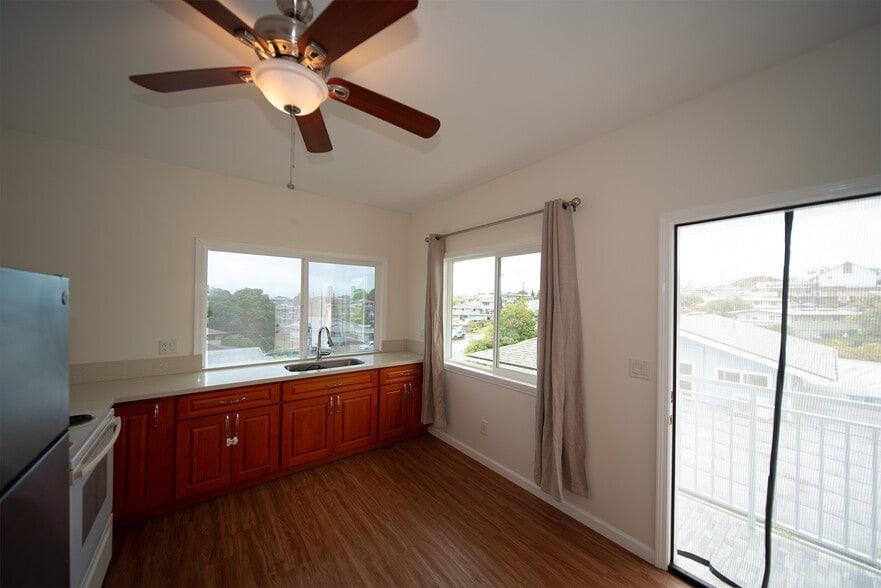 Building Photo - 1314 Hoohulu St