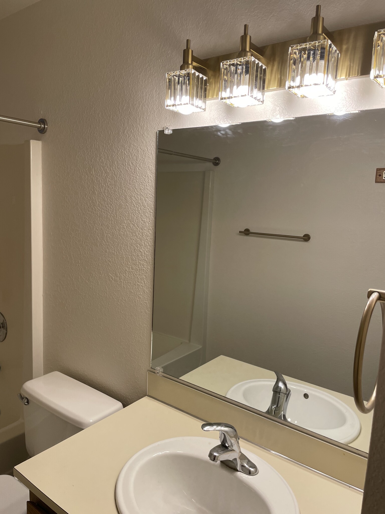 Building Photo - 711 11th St NE