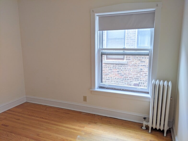 Building Photo - 725 Hinman Ave