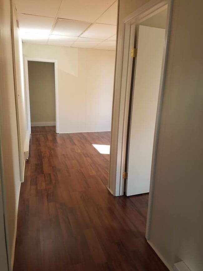 Building Photo - Second Ave