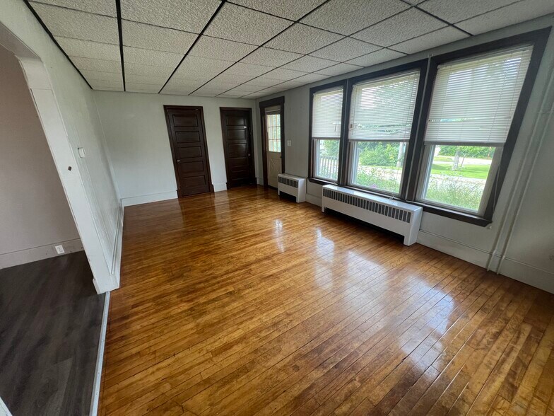 Building Photo - 325 Penobscot St