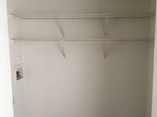 Building Photo - 235
