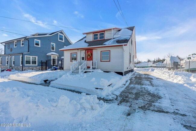 Building Photo - 94 Maplewood Ave