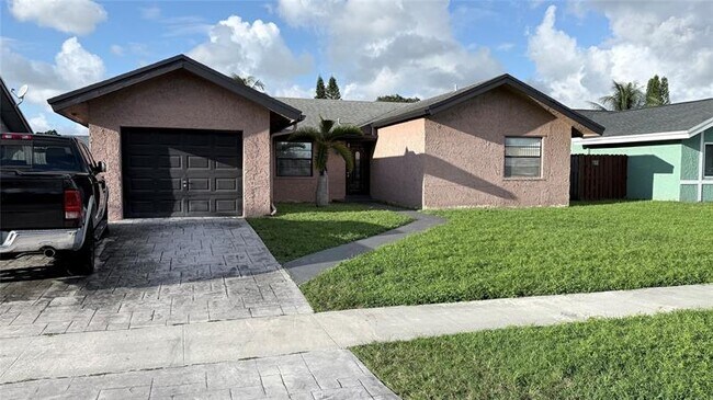 Building Photo - 8205 SW 12th St
