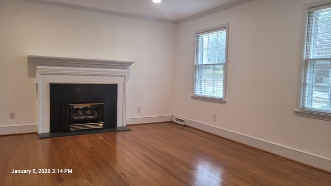 Building Photo - 2922 Hostetler St