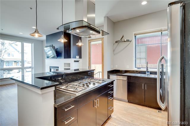 Building Photo - 2536 Glenarm Pl