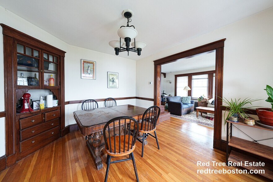 Building Photo - 8 Niles St