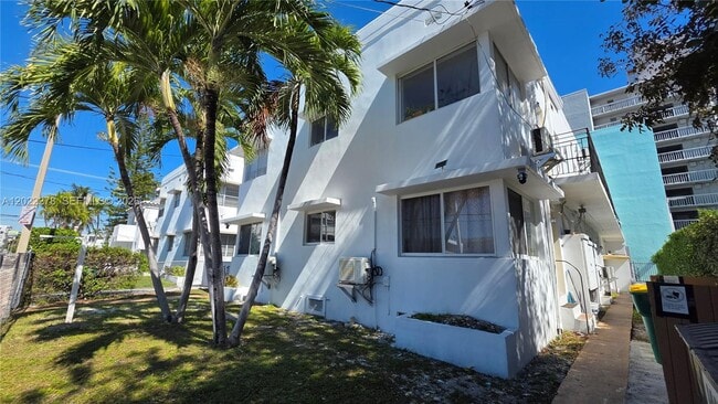 Building Photo - 7629 Dickens Ave