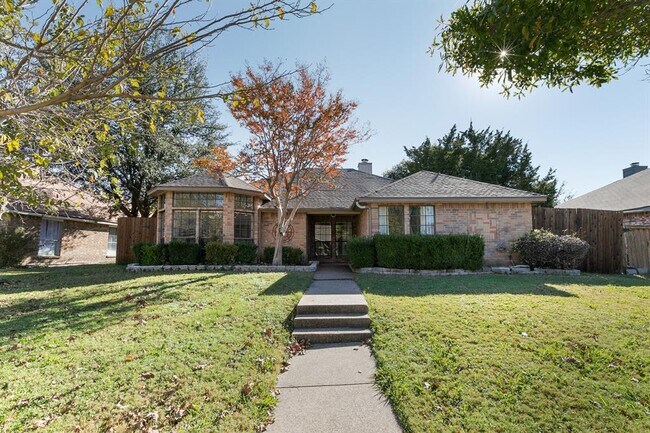 Building Photo - 8814 Pine Forest Dr