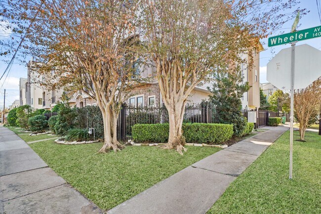 Building Photo - 1402 Wheeler Ave