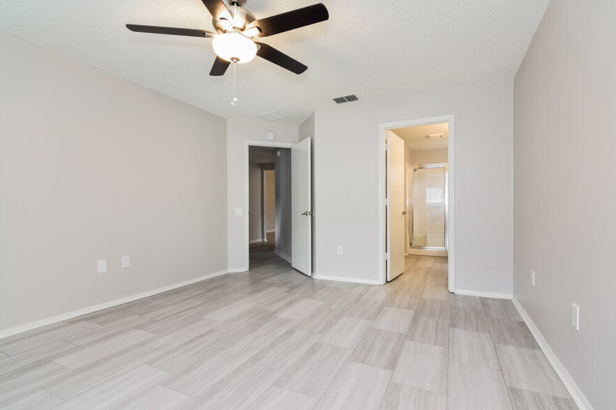 Building Photo - 26808 Haverhill Dr