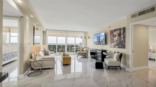 Building Photo - 3140 S Ocean Dr