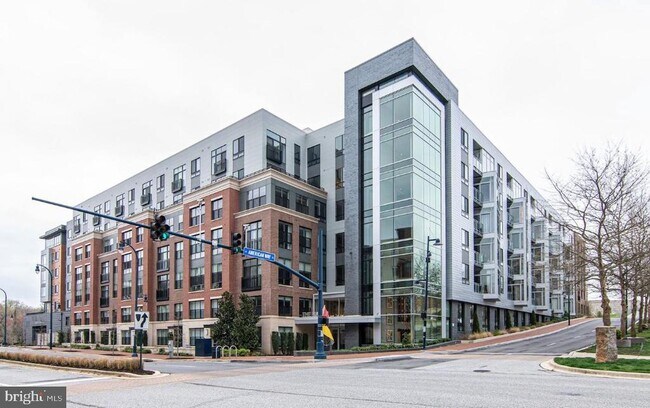 Building Photo - 145 Riverhaven Dr