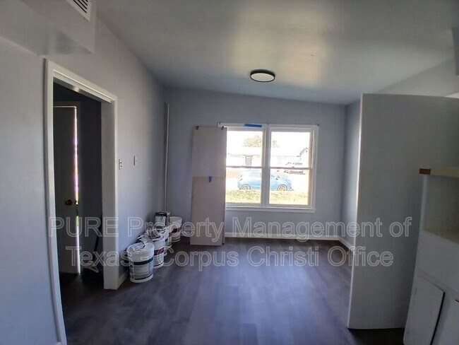 Building Photo - 1506 Crosby St