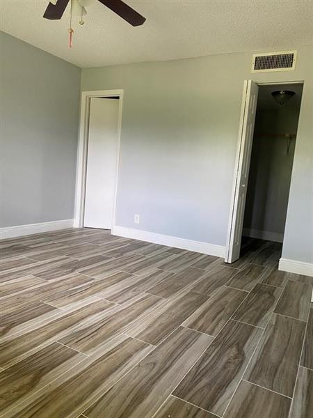 Building Photo - 7900 N Colony Cir