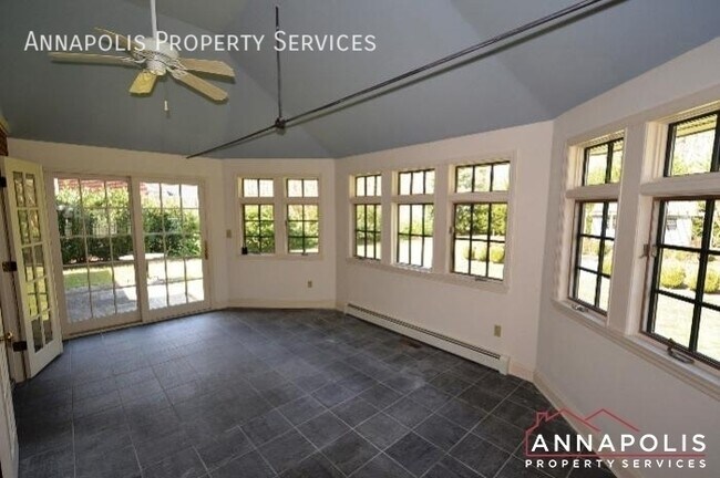 Building Photo - 208 Avondale Cir