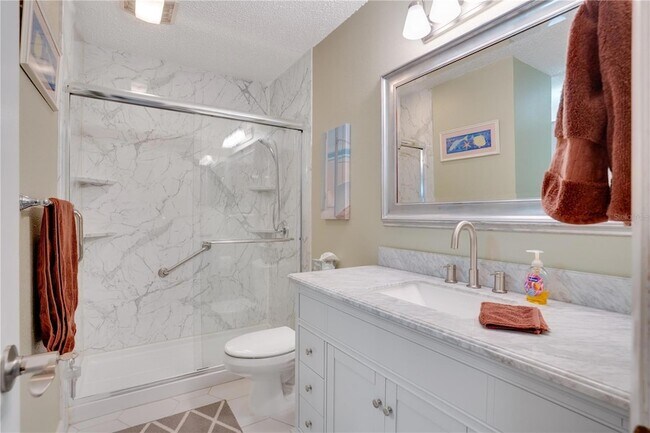 Building Photo - 654 Windrush Bay Dr