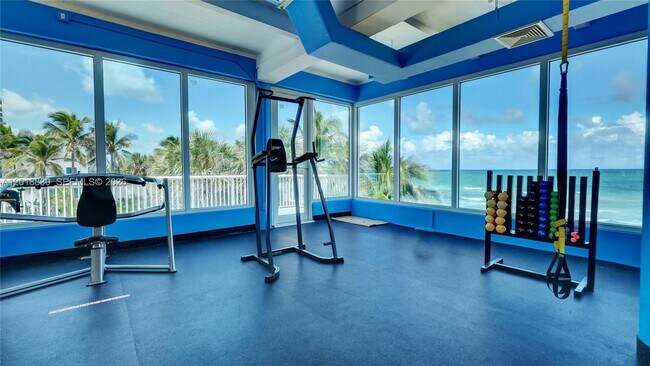 Building Photo - 5401 Collins Ave