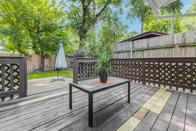 Building Photo - 22222 Greenbrook Dr