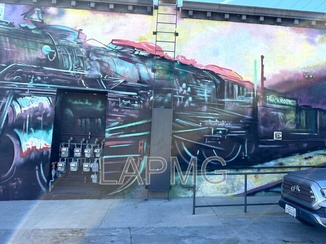 Building Photo - 1734 N Main St