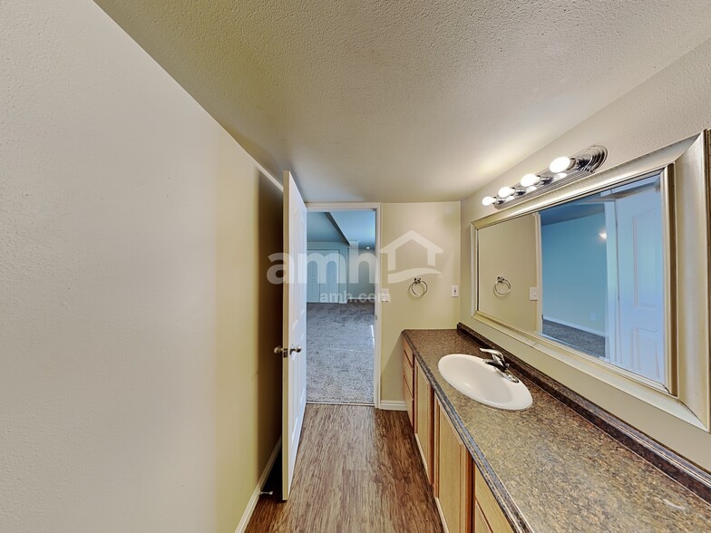 Building Photo - 4452 Heritage Dr