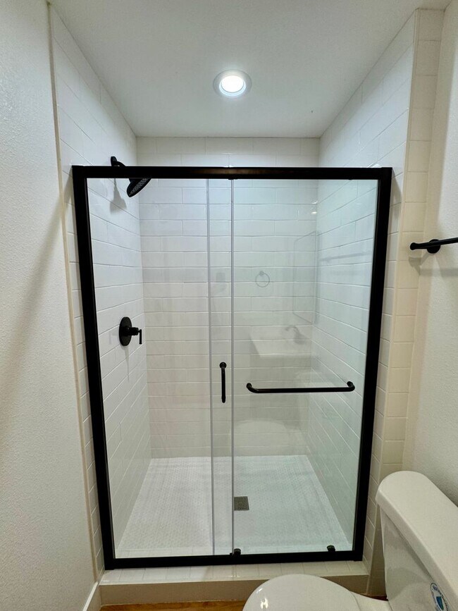 Building Photo - Large & Newly Constructed 1 bed 1 Bath Apartment for Rent In Los Alamitos!