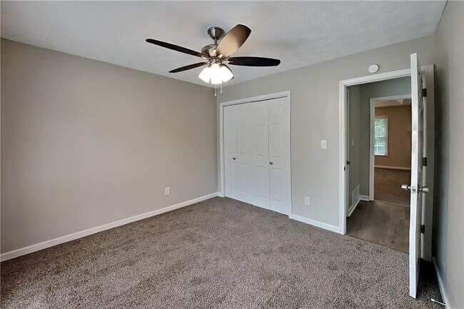Building Photo - 170 Sterling Dr