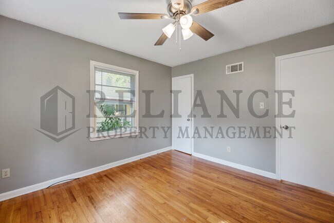 Building Photo - 1713 S Faulders Ln