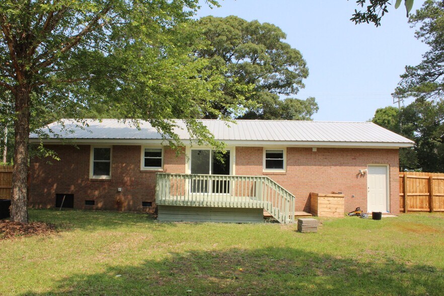 Building Photo - 1874 Sloop Point Loop Rd