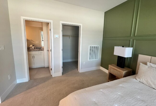 Building Photo - 10860 Basquez Ave