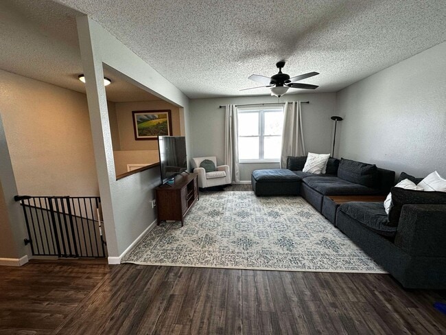 Building Photo - 3 Bedroom, 2 bath home for rent in Waynesville