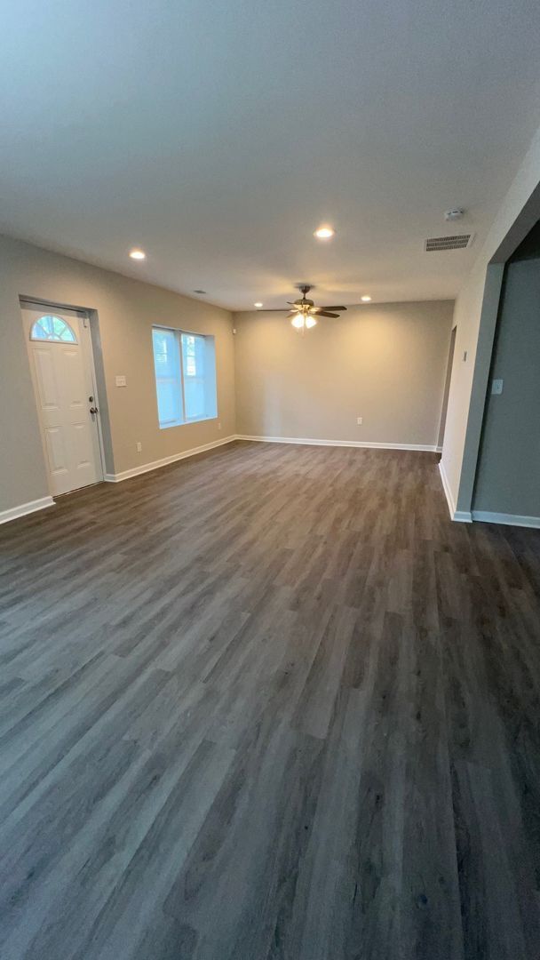 Building Photo - BRAND NEW 3bd/2ba Bungalow Renovation!!! -...