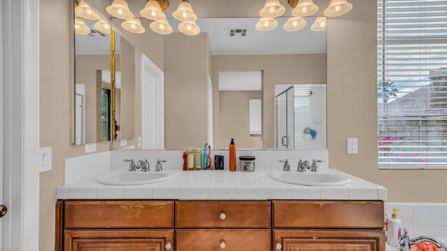 Building Photo - 37523 Durwent Dr