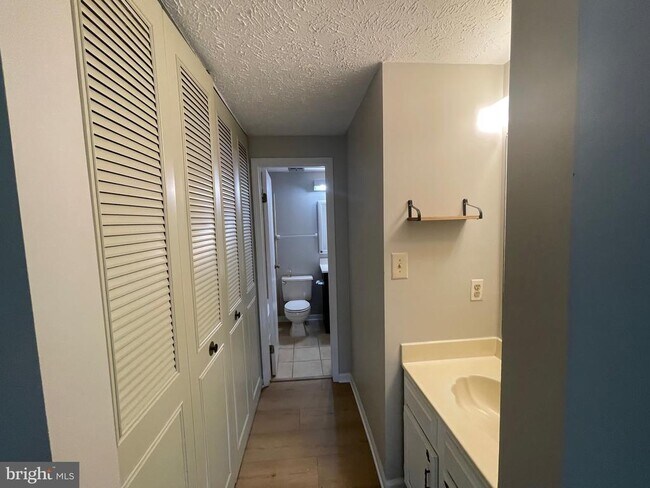 Building Photo - 11906 Fieldthorn Ct
