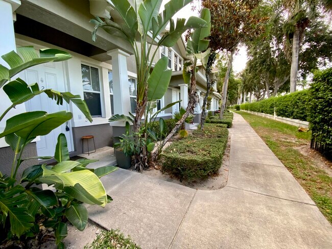 Building Photo - 850 Millbrae Ct
