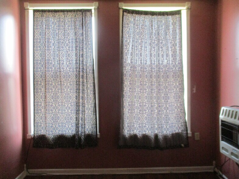 Building Photo - 43 E Main St