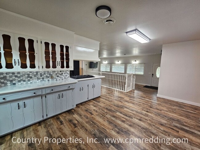 Building Photo - Renovated Gated House on an Acre with Detached Shop in Cottonwood!