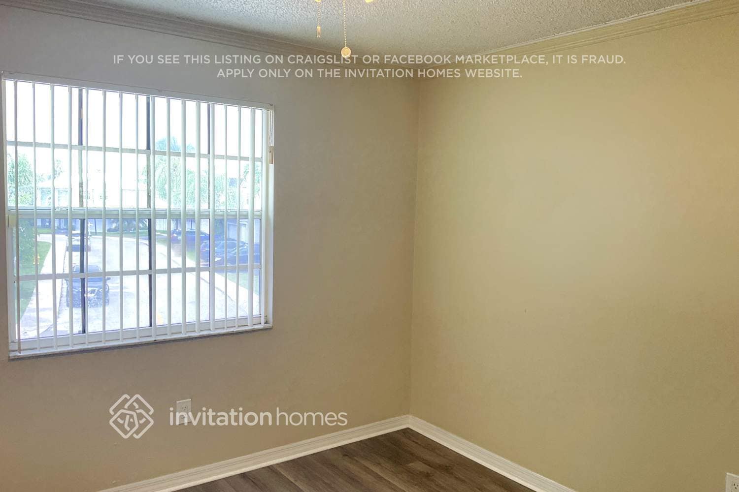 Building Photo - 631 Royal Palm Way