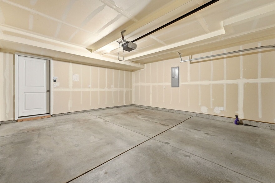 Building Photo - 7421 Marbled Wood Pt