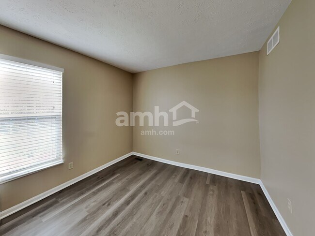 Building Photo - 4626 Laurel View Dr