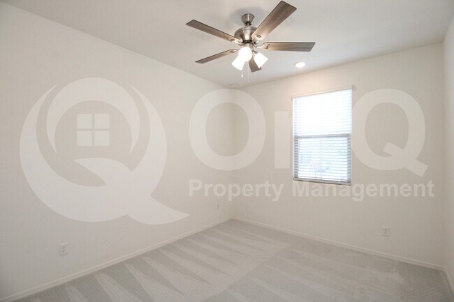 Building Photo - 3037 W la Mirada Dr