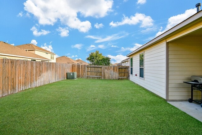 Building Photo - 15406 Key Crest Ln