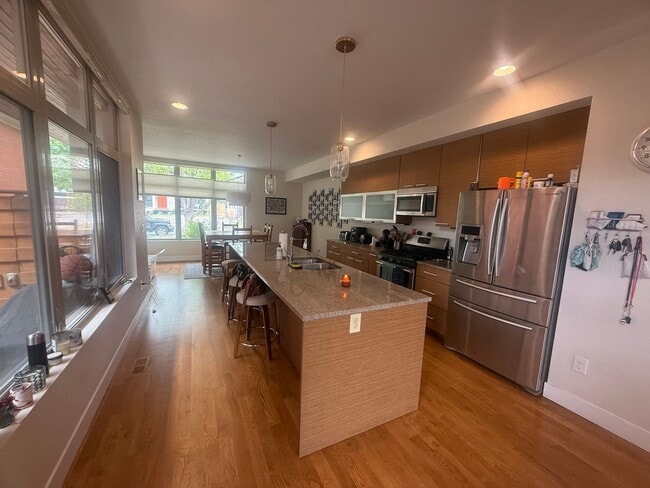 Building Photo - $0 DEPOSIT OPTION! MODERN 3-STORY HOME WITH ROOFTOP DECK NEAR BERKELY LAKE & 38TH AVE