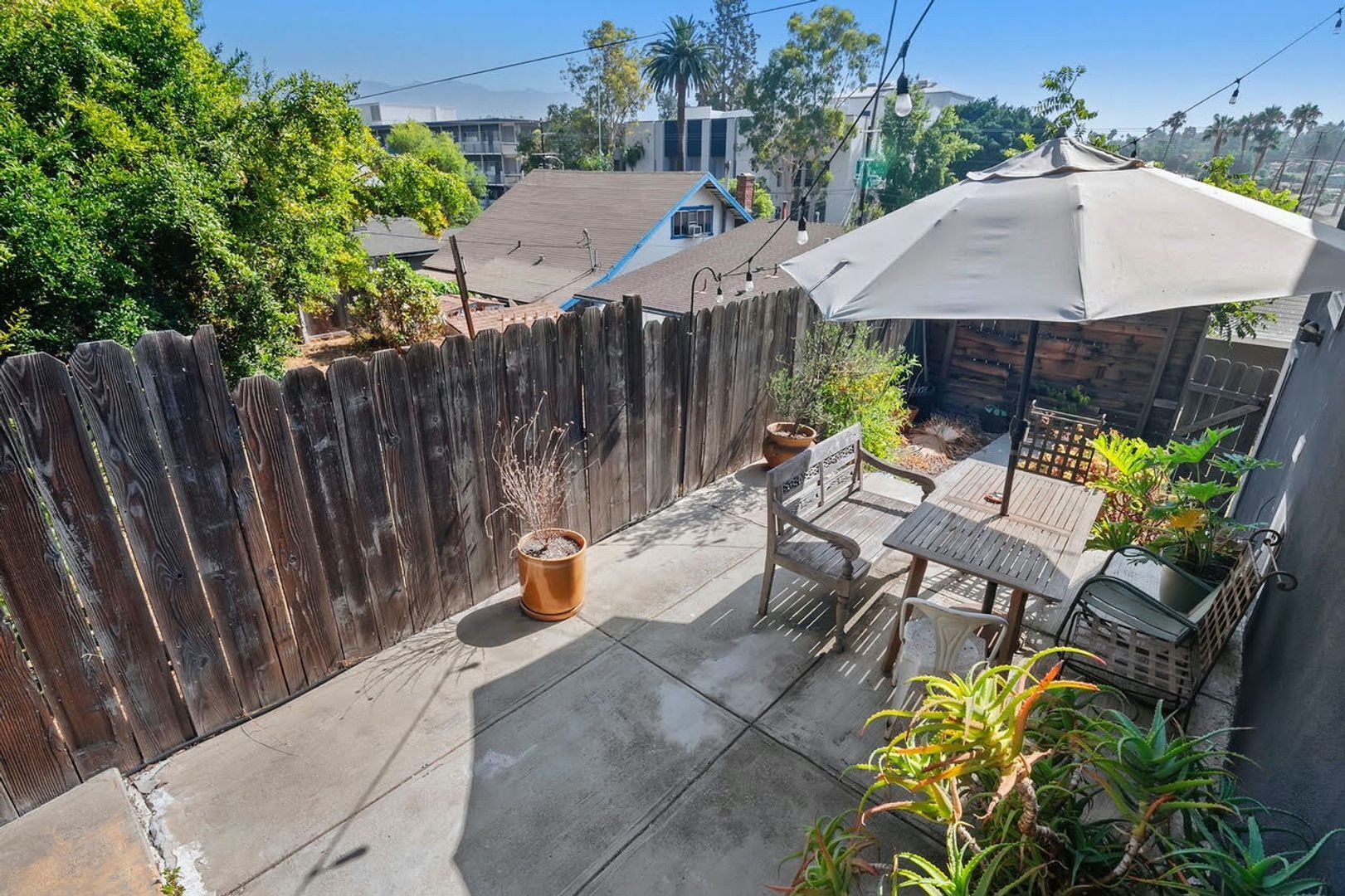 Building Photo - 703 N Ave 54