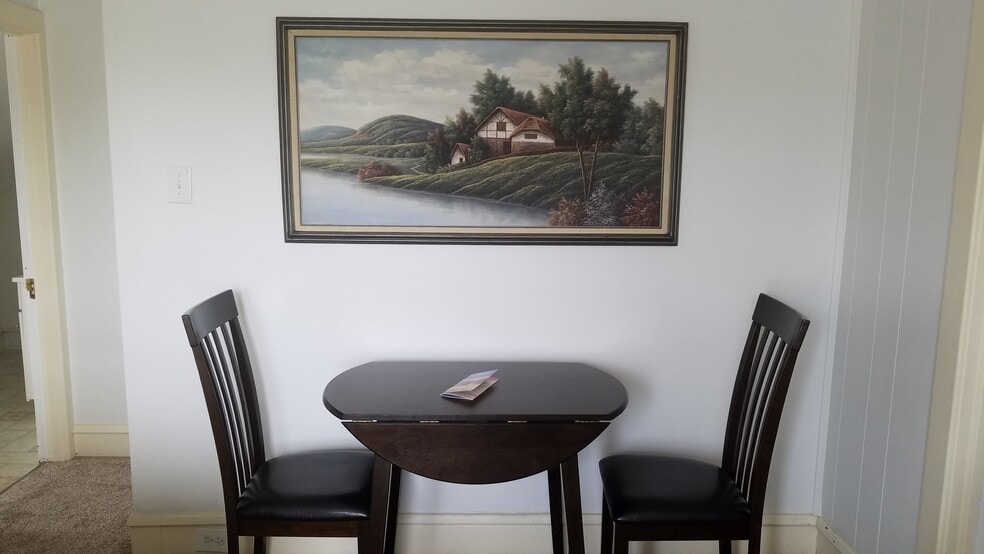 Building Photo - 112 E 25th Ave