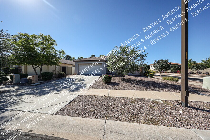 Building Photo - 3955 E Blue Sage Ct