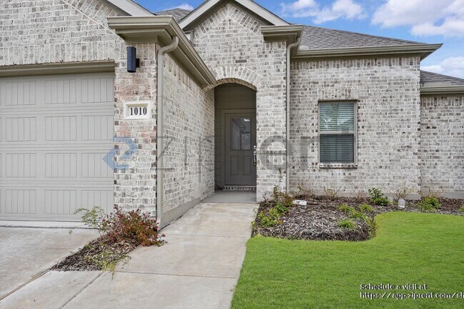 Building Photo - 1010 Rosemary Hl Dr