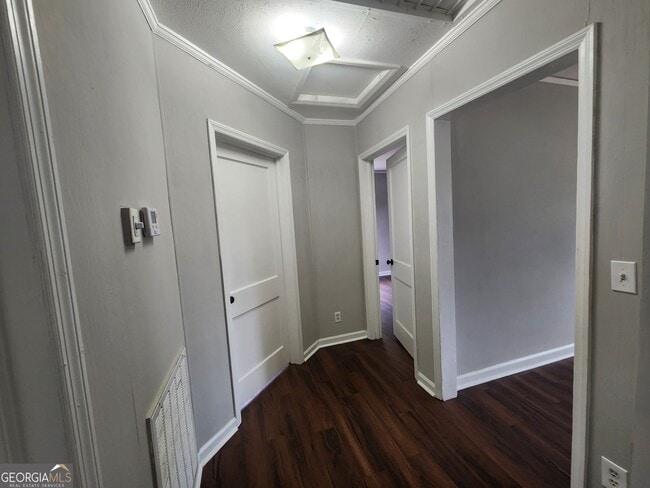 Building Photo - 4117 Lake Dr