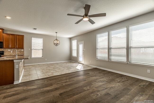Building Photo - 682 Pond Springs