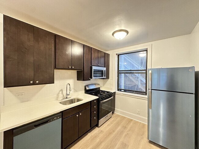 Building Photo - 2332.5 N Spaulding Ave